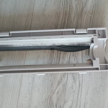 Alt Çerçeve Sadece Yapıştırıldı; Yetkili Servis Kalitesiz Onarım Yaptı