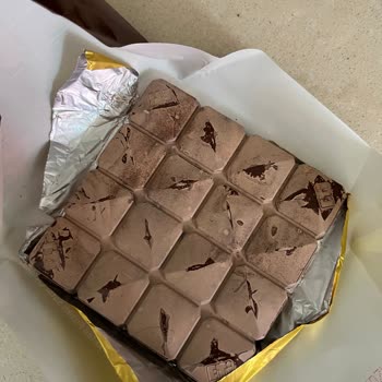 Renk Bozukluğu Olan Eti Çikolatası Hayal Kırıklığı Ve Sağlık Endişesi
