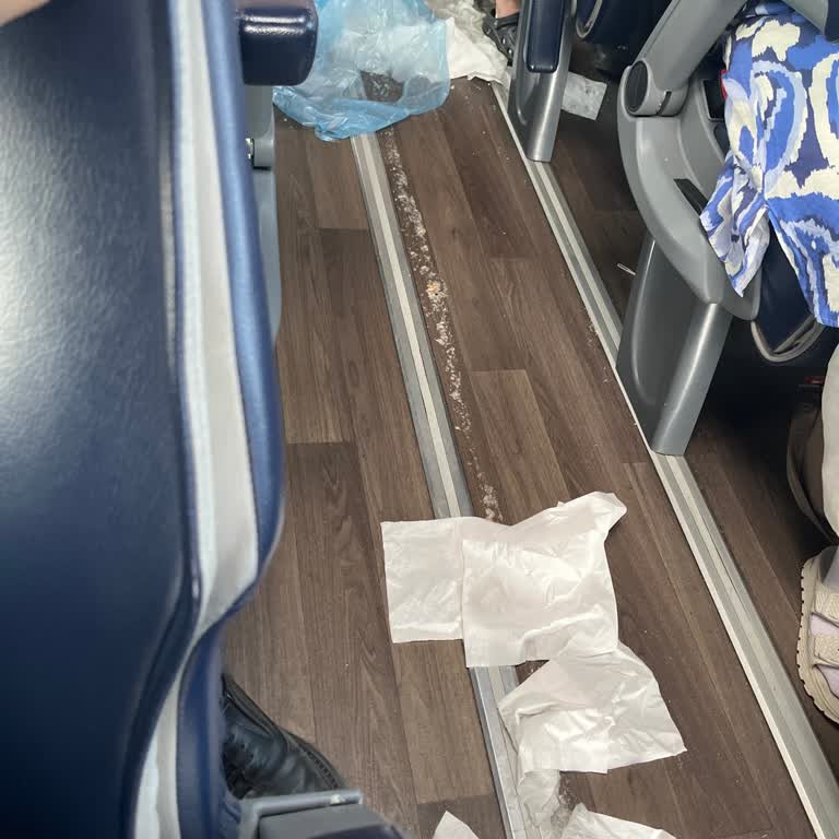 Varan Turizm Otobüsünde Hijyen İhmali Ve Personel Tavırları Nedeniyle Mağduriyet