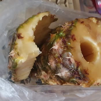 Migros Hemen'den Bozuk Ve Soyulmamış Ananas Teslimatı Güveni Sarsıyor
