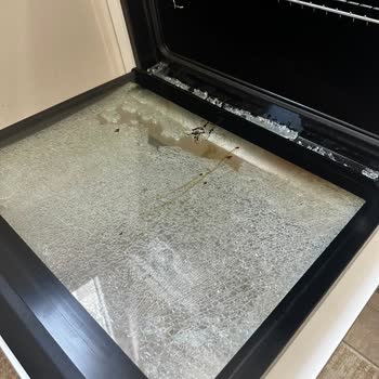 Beko Ankastre Fırın Camı Patladı Ve Servis Ücret Talep Ediyor