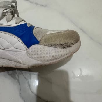 Sneaker Loops Mağazası Yırtılan Ayakkabıyı Kabul Etmedi
