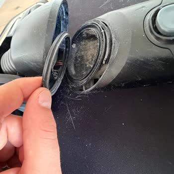 Philips Aquatrio 9000 Kuru Süpürge Başlık Mafsalı Kırıldı Ve Garanti Talebi