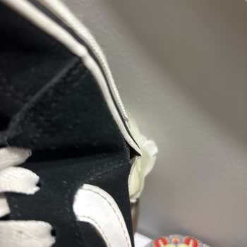 Vans Ayakkabısında Üretim Hatası Nedeniyle Yan Taban Açılmaları Ve Değişim Talebi