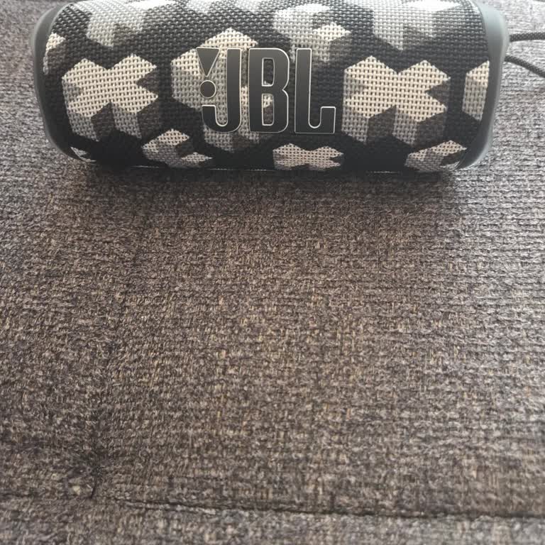 JBL Flip 6 Hoparlör Şarjı Çöktü, Garanti Kapsamında Hızlı Tamir Talebi