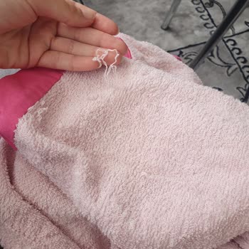 İlk Yıkamada Bornozun İplerinin Kopması Ve Satıcıdan Cevap Gelmemesi