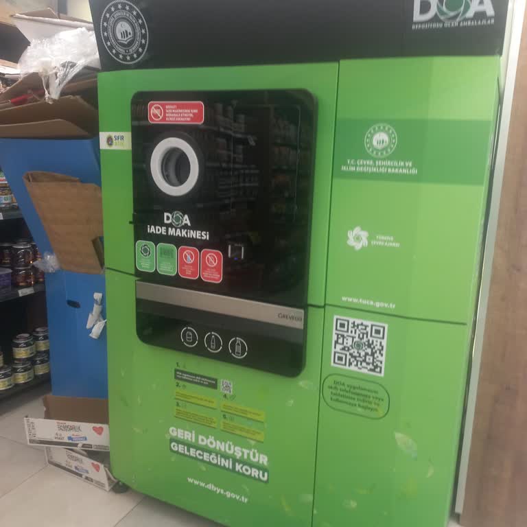 Koop Market İzmir Narlıdere'deki Doa Geri Dönüşüm Makinesi Siyah Ekran Veriyor