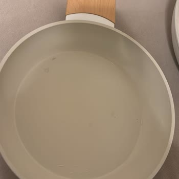 Kaplaması Çöken Tava İçin Karaca 2 Yıllık Garanti İddiası ve Servis Karışıklığı