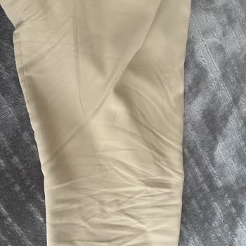 Pantolon Kırışıklığı Ve Kısa Paça İçin Mağaza Reddetti, Hizmet Kalitesi Kabul Edilemez