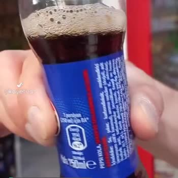 Pepsi İçinden Böyle Kahve Rengi Şeyler Çıktı!