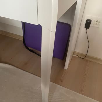 Elegant Çalışma Masası Ayaklarının Kırılması Ve Firmadan Gelen Kullanım Hatası İddiası