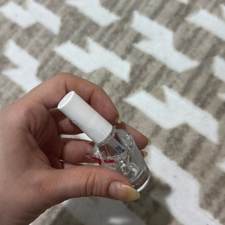 Beaulis Top Coat Oje Şişesinin Patlaması Pantolonuma Zarar Verdi