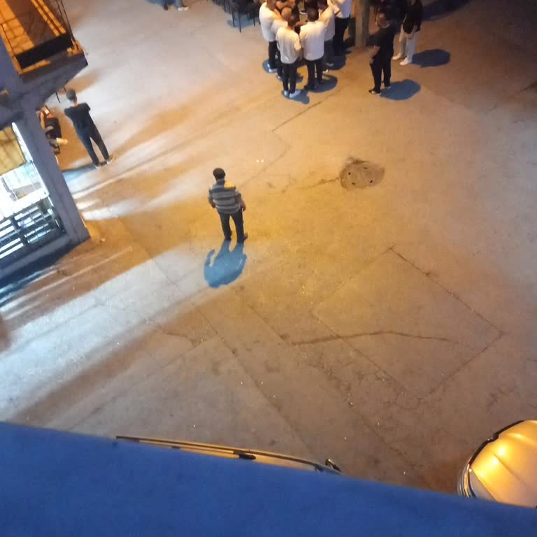 Mahallede 5 Yıllık Kaldırım İşgali Ve Gürültü Sorununa Çözüm Talebi