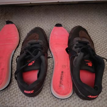 Nike Runner Ayakkabı Ömrü Beklenenden Çok Kısa, Değişim Talebi