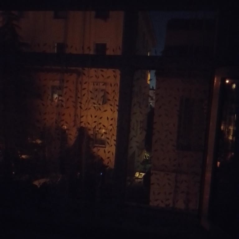 Eski Konak Sokak’ta Çalışmayan Sokak Lambası Güvenlik Riski Oluşturuyor