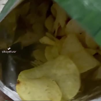 A101'den Aldığım Lays Paketinden Cipse Yapışık Kıl Çıktı!