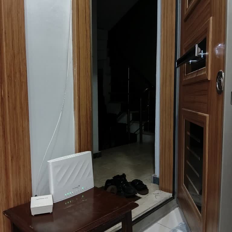 TurkNet Kurulum Ekibi İnternet Kutusunu Koridora Bırakıp Hatalı Kurulum Yaptı