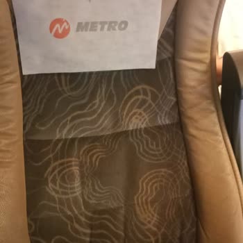 Metro Turizm Used an Old, Dirty Bus and Delayed Departure by Over an Hour