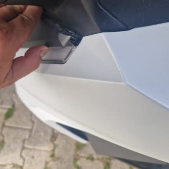 Servis Hatası Nedeniyle Ayna Ve Grenajda Kırık Oluştu, Ücretsiz Onarım Talebi