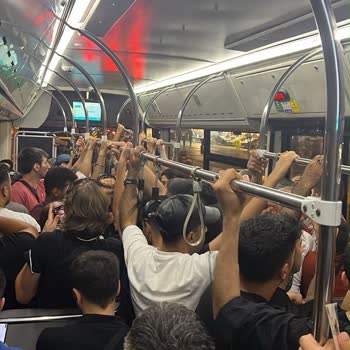 İETT 89C Hattında Aşırı Kalabalık Ve Arıza Sorunları Yolculuk Güvenliğini Tehdit Ediyor