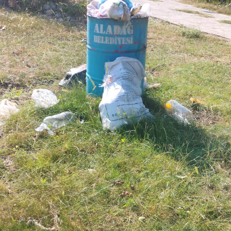 Aladağ İbrişim Köyünde Çöp Konteynerleri İki Hafta Boyunca Boşaltılmadı