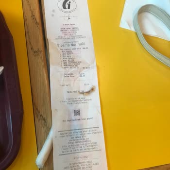 Popeyes Kemiksiz Denilen Üründen Kemik Çıkması