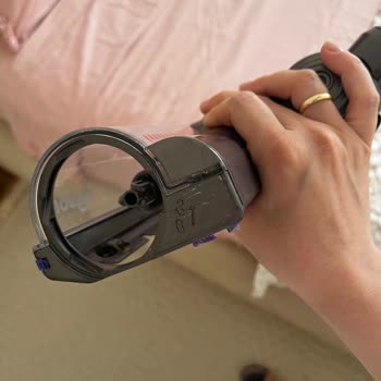 Garanti Kapsamındaki Dyson V12 Süpürge Başlığı Rüzgâr Nedeniyle Kırıldı, Ücretsiz Değişim Talebi