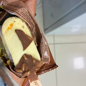 Magnum Soğuk Zincir Kırılması Nedeniyle Bozuk Magnum Mini Badem Dondurması