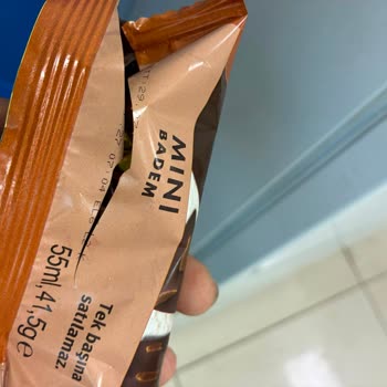 Magnum Soğuk Zincir Kırılması Nedeniyle Bozuk Magnum Mini Badem Dondurması