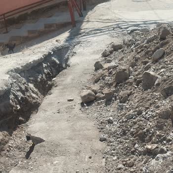 İzmir Bayraklı’da Doğalgaz Hattı Yalnızca Yarıya Çekildiği İçin Mahallede Büyük Mağduriyet