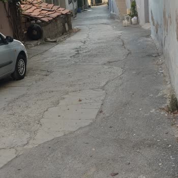İzmir Bayraklı’da Doğalgaz Hattı Yalnızca Yarıya Çekildiği İçin Mahallede Büyük Mağduriyet