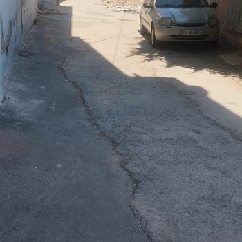İzmir Bayraklı’da Doğalgaz Hattı Yalnızca Yarıya Çekildiği İçin Mahallede Büyük Mağduriyet
