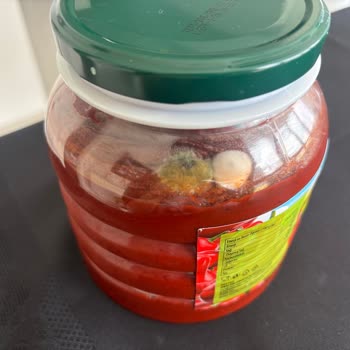 Tukaş Tatlı Biber Salçası Hızlı Küflenerek Sağlık Riski Oluşturuyor