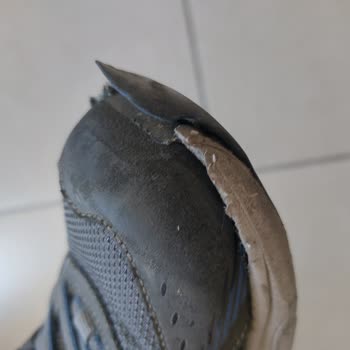 Ayakkabı Kısa Sürede Deforme Oldu, Mağaza Tamir Ve İade Reddetti
