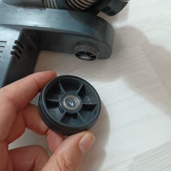 Karaca Dikey Süpürge Tekerlekleri Kısa Sürede Kırıldı, Garanti Dışı Tutulması Haksız