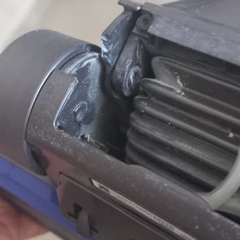 Dyson Süpürge Başlığı Normal Kullanımda Kırıldı, Garanti Kapsamı Dışında