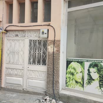 Bina Girişinde Fiber Kablo Döşenmesi Sonrası Beton Hasarı Ve Su Sızıntısı
