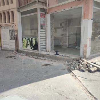 Bina Girişinde Fiber Kablo Döşenmesi Sonrası Beton Hasarı Ve Su Sızıntısı