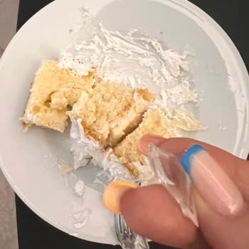 Çıtır Fırın (Denizli) Çıkan Cam Parçası Çocuğu Hayati Risk Altına Soktu