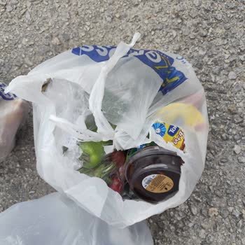 Kalitesiz Poşetler Ürünlerin Dökülmesine Ve Mağduriyete Yol Açtı