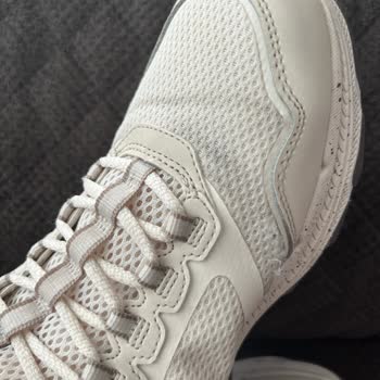 Skechers GO Run Ayakkabımda Çıkarılamayan Lekeler İçin Ürün Değişimi Talebi