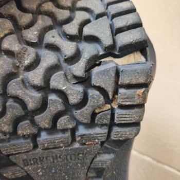 Birkenstock Aşçı Terliklerinde Taban Yırtılması Müşteriyi Derin Hayal Kırıklığına Sürükledi