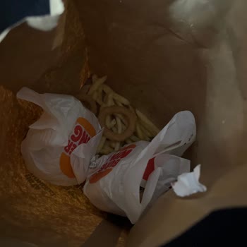 Burger King Gölcük Şubesinde Eksik, Soğuk Ve Hijyenik Olmayan Ürünler Telafi Edilsin