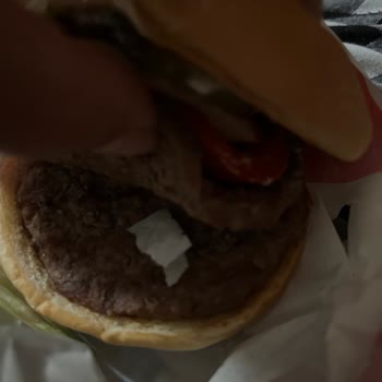 Burger King Gölcük Şubesinde Eksik, Soğuk Ve Hijyenik Olmayan Ürünler Telafi Edilsin