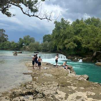Manavgat Şelalesi’nde Yasaklı Yüzme Ve Denetim Eksikliği