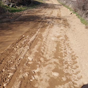 Yozgat Saraykent Parmaksız Köyünde Bozuk Yol Ve Güvenlik Krizi