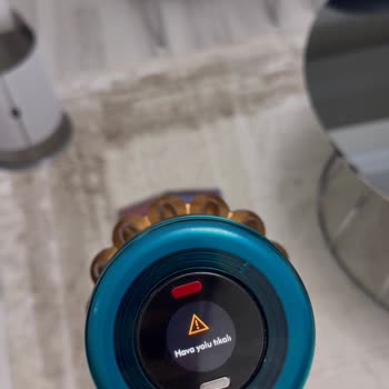 Dyson Dikey Süpürge Parçası Kırıldı Ve Müşteri Desteği Yardımcı Olmadı