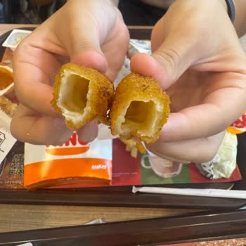 Ürün Pişmemiş Ve Malzemeler Taze Değil