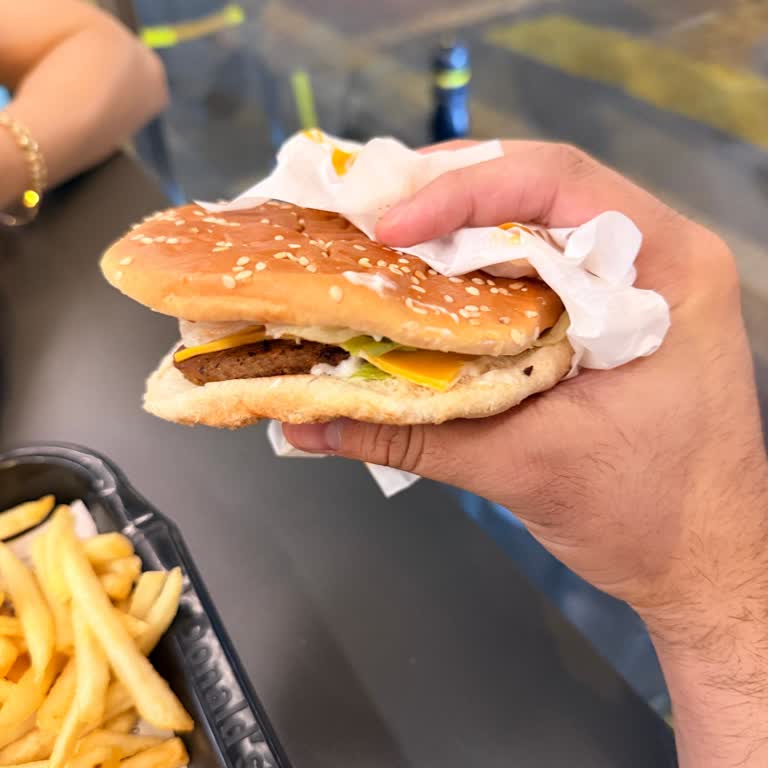 Zeytinburnu Mc Donald’s Şubesinde 45 Dakikayı Aşan Bekleme Ve Donuk Menü