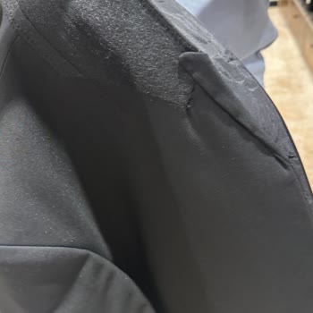 Yanlış Ürün Teslimi Ve Bozulmuş Ceket, İlgisiz Mağaza
